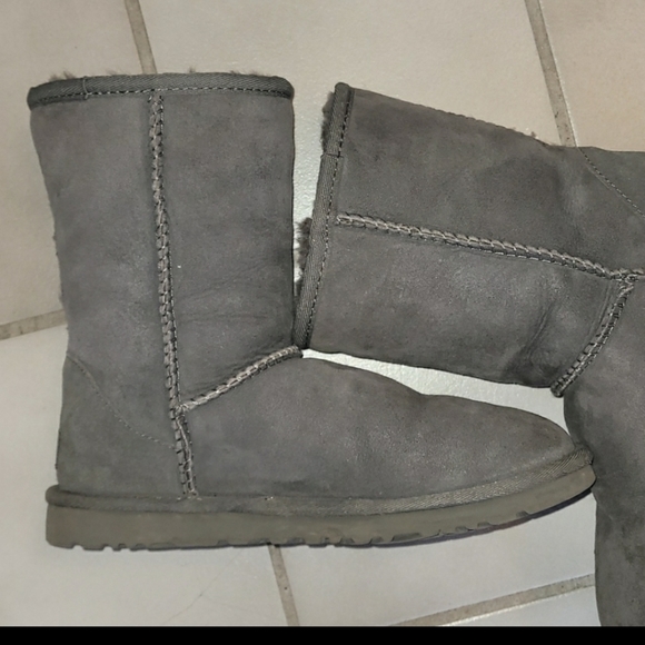 UGG boots size 6 - Picture 2 of 6